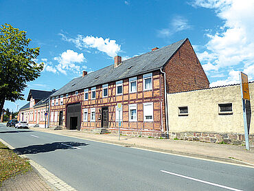 D26-03-041: Hauptstraße 26 und 28
		39606  Osterburg (Altmark)