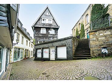 W26-02-015: Hellerstraße 21, 23
							42555 Velbert