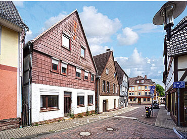 W20-04-004: Burgtorstraße 2
							37627 Stadtoldendorf