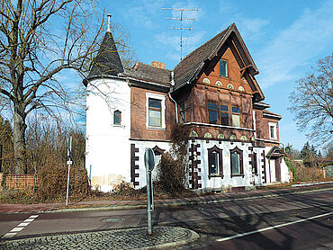 D26-01-031: Aderstedter Straße 2
							06406 Bernburg (Saale)