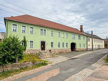 S26-04-039: Plohner Hauptstraße 13
		08485 Lengenfeld