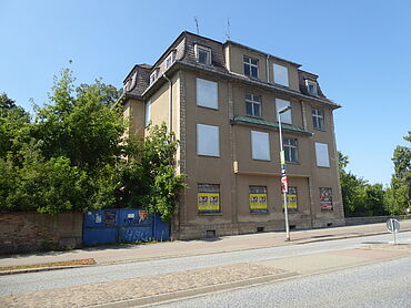 D26-03-033: Bahnhofstraße 1, 3
							06449 Aschersleben
