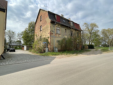 D22-02-033:  Mahndorfer Landstraße 17
							38820 Halberstadt