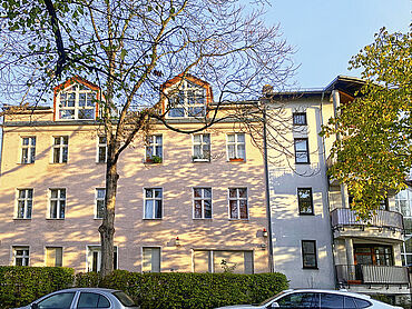 D19-04-042: Nußbaumallee 29
							14050 Berlin