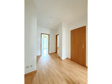 S26-02-072: Barbarastraße 1
							08058 Zwickau