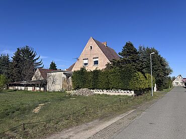 S26-04-011: Schulweg 25
		02994 Bernsdorf/Oberlausitz 