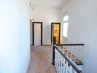 D26-03-038: Bahnhofstraße 17
							39307 Genthin