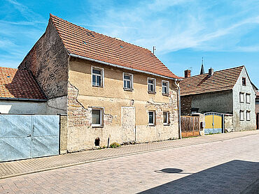 D26-03-028: Bretlebener Hauptstraße 114
							06577 An der Schmücke